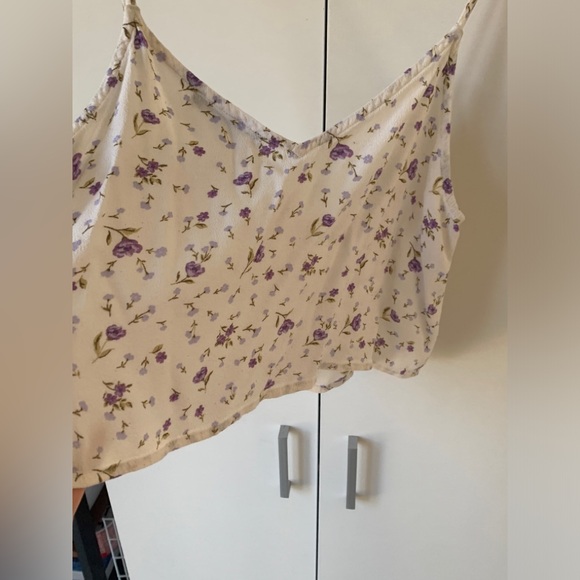 4 for $20. BNWOT floral cute top L - Picture 4 of 4